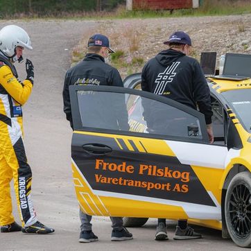 Bil sponset av Frode Pilskog Varetransport AS
