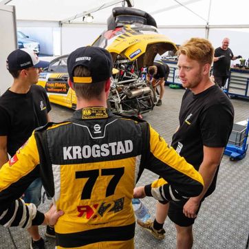 Teamet og bilen til Henrik Krogstad